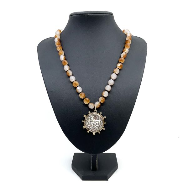 Μενταγιόν με άλογα